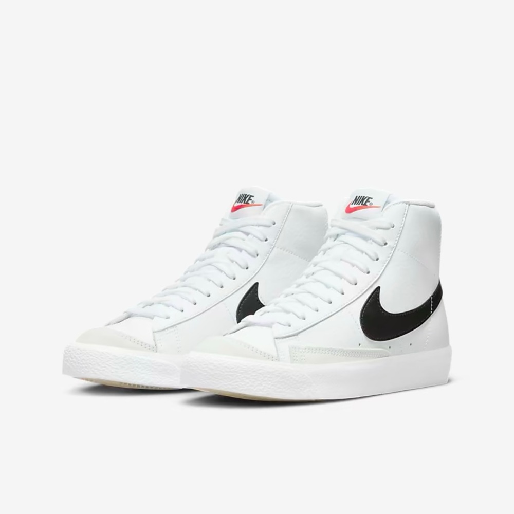 Women’s Nike Blazer